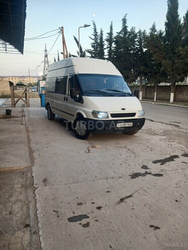 Ford Transit 2003, 425,000 km - 2.4 л - Salyan