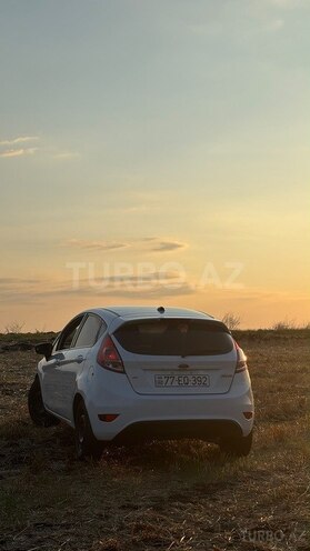 Ford Fiesta 2015, 187,500 km - 1.6 л - İsmayıllı