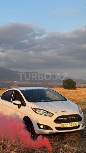 Ford Fiesta 2015, 187,500 km - 1.6 л - İsmayıllı