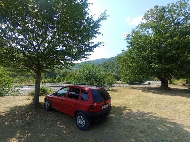 Opel Corsa 1994, 284,510 km - 1.4 l - Bakı