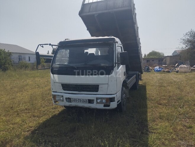 Isuzu  2013, 141,239 km - 3.9 l - Saatlı