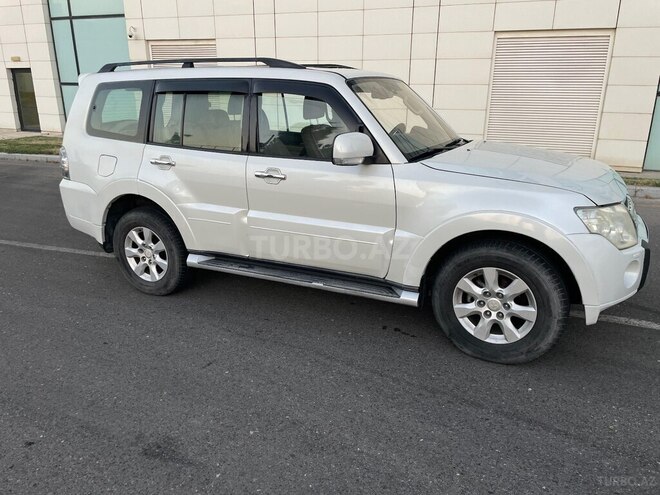 Mitsubishi Pajero 2010, 350,000 km - 3.5 л - Bakı