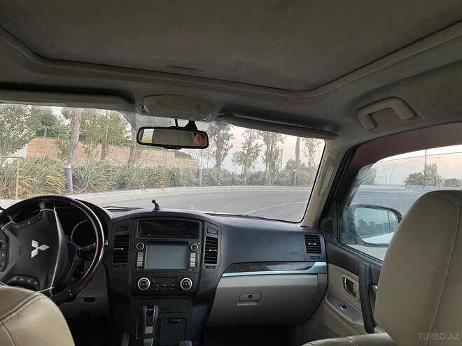 Mitsubishi Pajero 2010, 350,000 km - 3.5 л - Bakı