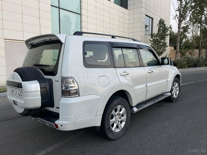 Mitsubishi Pajero 2010, 350,000 km - 3.5 л - Bakı