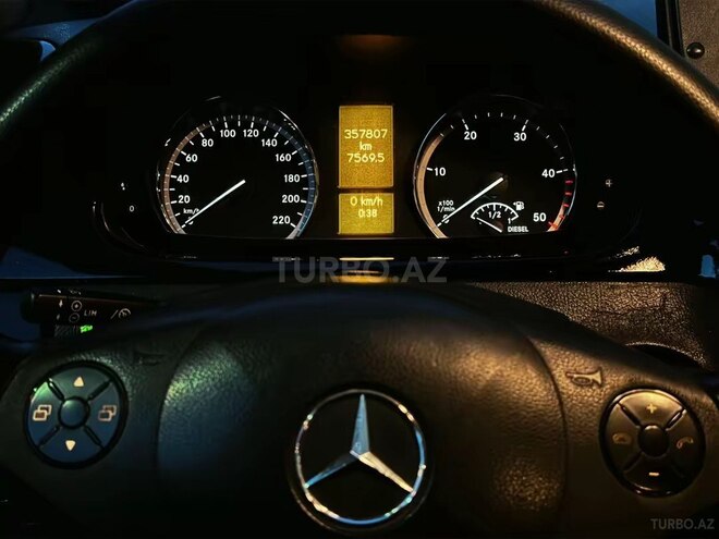 Mercedes Viano 2013, 365,000 km - 2.1 l - Bakı