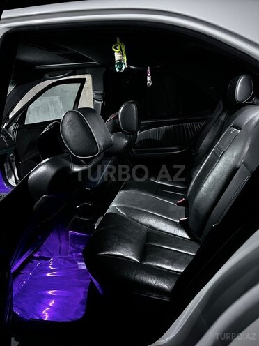 Mercedes E 320 1998, 302,000 km - 3.2 l - Bakı