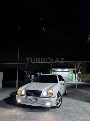Mercedes E 320 1998, 302,000 km - 3.2 l - Bakı