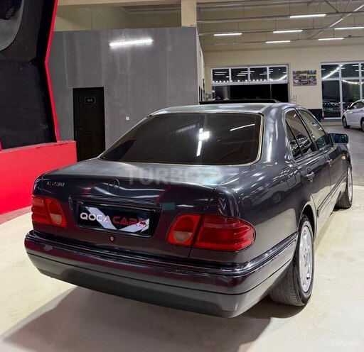 Mercedes E 230 1995, 390,000 km - 2.3 л - Sumqayıt