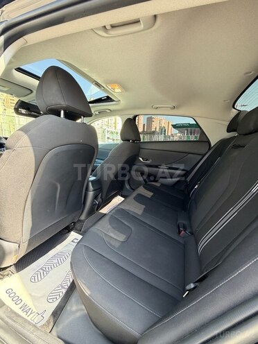 Hyundai Elantra 2025, 27,000 km - 2.0 l - Bakı