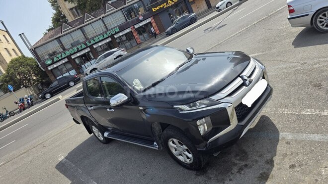 Mitsubishi L200 2021, 180,000 km - 2.4 l - Bakı