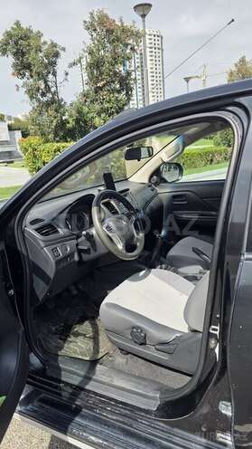 Mitsubishi L200 2021, 180,000 km - 2.4 l - Bakı