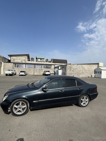 Mercedes C 220 d 2001, 359,685 km - 2.2 l - Bakı