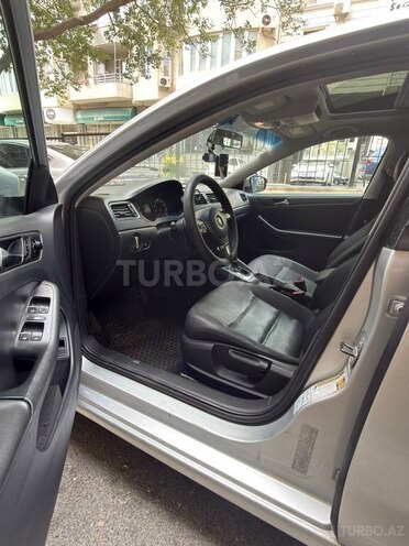 Volkswagen Jetta 2011, 161,000 km - 2.5 l - Bakı