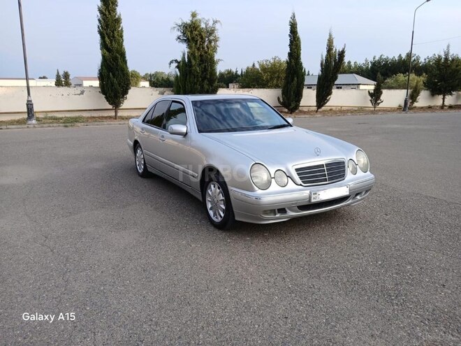 Mercedes E 220 2000, 324,000 km - 2.2 l - Bakı