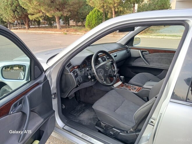 Mercedes E 220 2000, 324,000 km - 2.2 l - Bakı