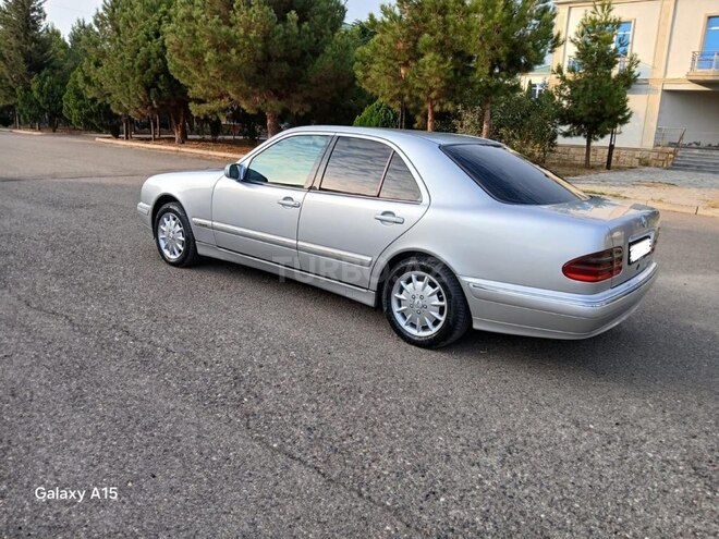 Mercedes E 220 2000, 324,000 km - 2.2 l - Bakı