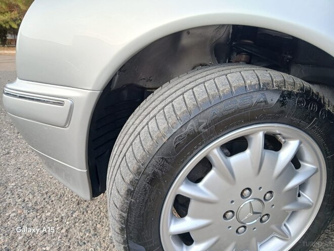 Mercedes E 220 2000, 324,000 km - 2.2 l - Bakı