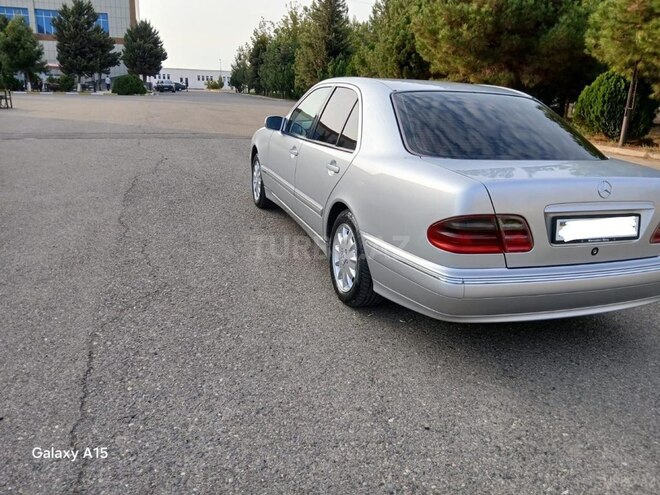 Mercedes E 220 2000, 324,000 km - 2.2 l - Bakı
