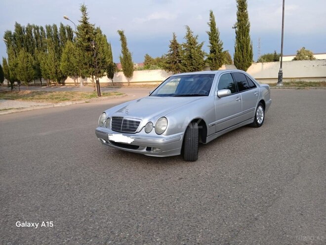 Mercedes E 220 2000, 324,000 km - 2.2 l - Bakı