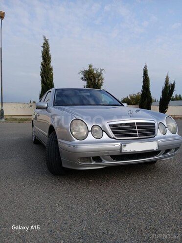 Mercedes E 220 2000, 324,000 km - 2.2 l - Bakı