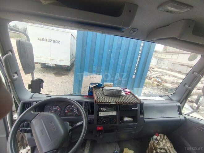 Isuzu  2008, 210,000 km - 5.2 l - Bakı