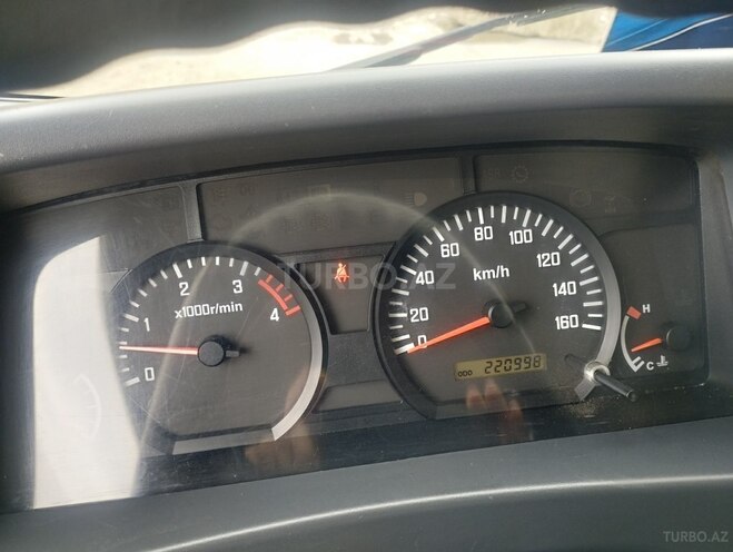 Isuzu  2008, 210,000 km - 5.2 l - Bakı