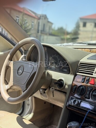 Mercedes C 230 2000, 306,000 km - 2.3 l - Şamaxı