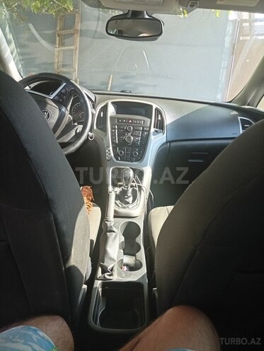 Opel Astra 2011, 300,000 km - 1.3 l - Neftçala