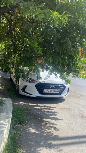 Hyundai Avante 2017, 289,500 km - 1.6 л - Bakı