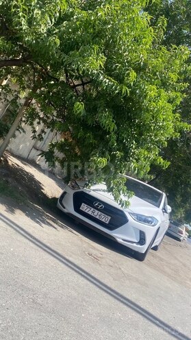 Hyundai Avante 2017, 289,500 km - 1.6 л - Bakı