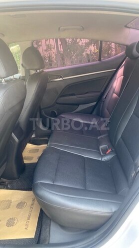 Hyundai Avante 2017, 289,500 km - 1.6 л - Bakı