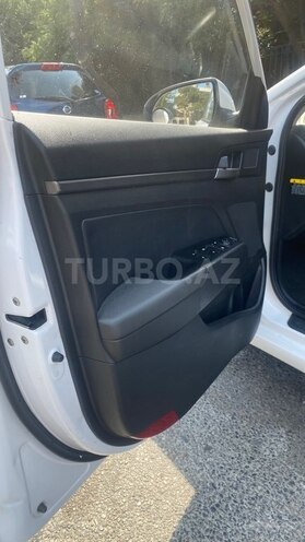 Hyundai Avante 2017, 289,500 km - 1.6 л - Bakı