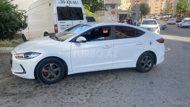 Hyundai Avante 2017, 289,500 km - 1.6 л - Bakı
