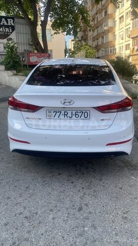 Hyundai Avante 2017, 289,500 km - 1.6 л - Bakı