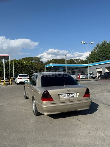 Mercedes C 220 1999, 664,679 km - 2.2 l - Qəbələ