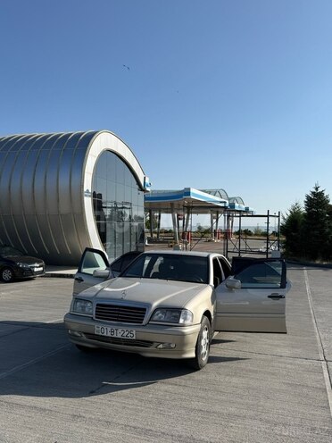 Mercedes C 220 1999, 664,679 km - 2.2 l - Qəbələ