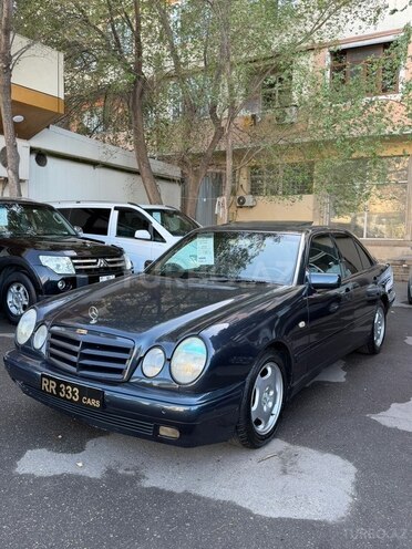 Mercedes E 220 1999, 528,000 km - 2.2 l - Sumqayıt