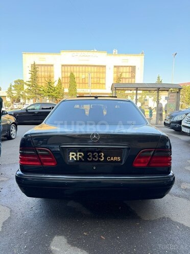 Mercedes E 220 1999, 528,000 km - 2.2 l - Sumqayıt