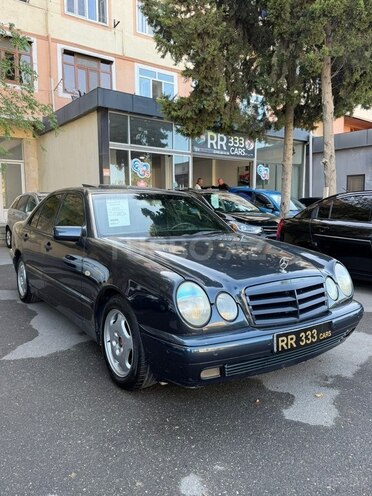 Mercedes E 220 1999, 528,000 km - 2.2 l - Sumqayıt