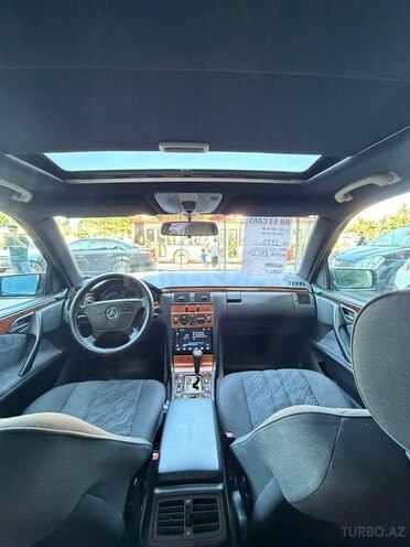 Mercedes E 220 1999, 528,000 km - 2.2 l - Sumqayıt
