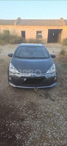 Toyota Prius C 2012, 226,000 km - 1.5 л - Bakı