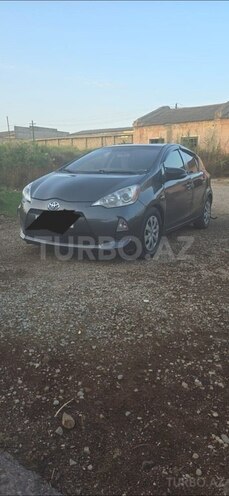 Toyota Prius C 2012, 226,000 km - 1.5 л - Bakı