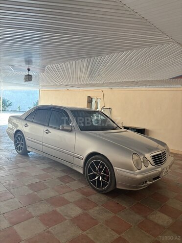 Mercedes E 240 2001, 212,000 km - 2.4 l - Bakı