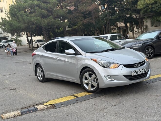 Hyundai Elantra 2014, 275,520 km - 1.8 л - Salyan