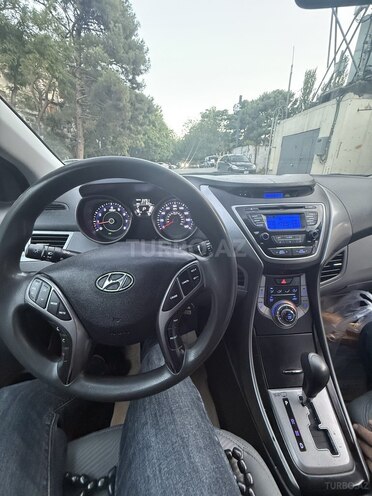 Hyundai Elantra 2014, 275,520 km - 1.8 л - Salyan