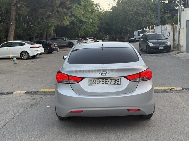 Hyundai Elantra 2014, 275,520 km - 1.8 л - Salyan