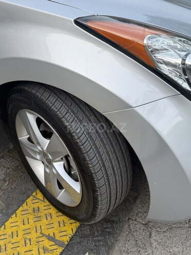 Hyundai Elantra 2014, 275,520 km - 1.8 л - Salyan