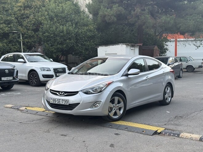 Hyundai Elantra 2014, 275,520 km - 1.8 л - Salyan