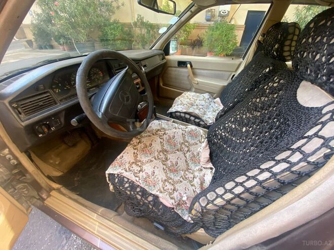 Mercedes 190 1992, 235,000 km - 2.0 l - Bakı