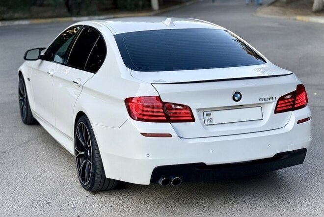 BMW 528 2014, 178,000 km - 2.0 л - Bakı